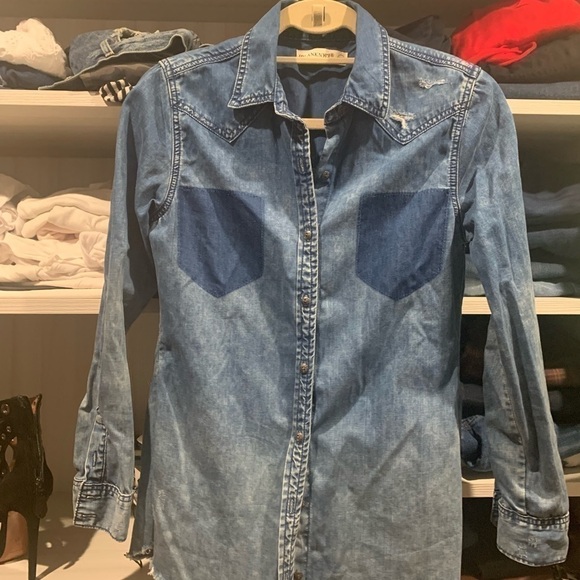 BLANK NYC 💙 distressed button down DENIM SHIRT SIZE XS .. EUC - Picture 4 of 12